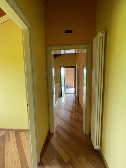 SAN GIORGIO DELLE PERTICHE   vendesi stupenda casa singola con giardino di 1000 mq caratterizzata...