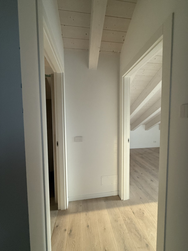 Vieni a scoprire questo magnifico appartamento di nuova costruzione, situato nel cuore di Jesolo....