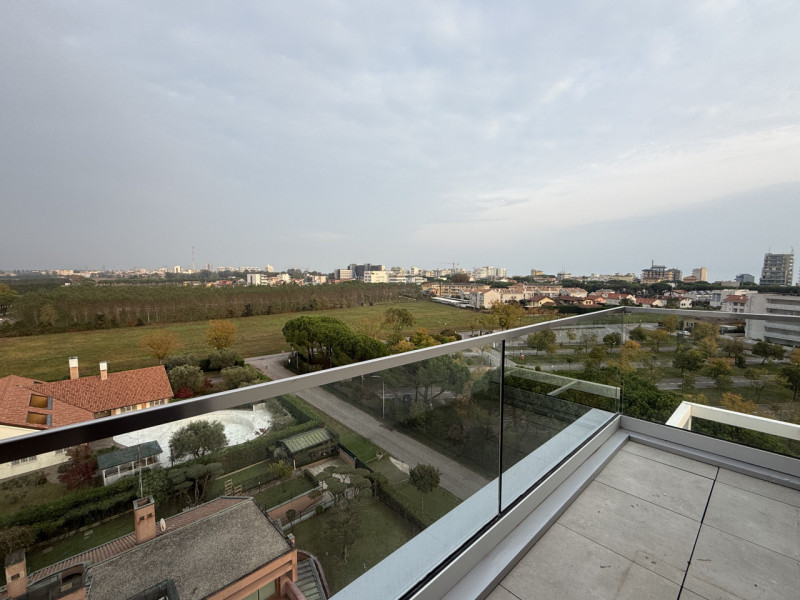 Vieni a scoprire questo magnifico appartamento di nuova costruzione, situato nel cuore di Jesolo....