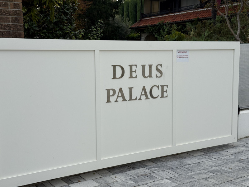 Vieni a scoprire questo magnifico appartamento di nuova costruzione, situato nel cuore di Jesolo....