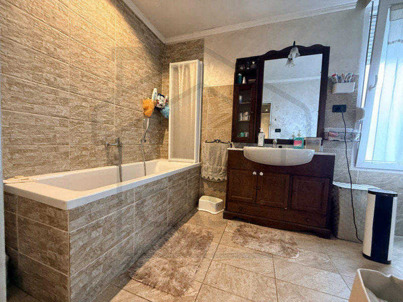 MONTEGROTTO TERME - Nel cuore della città termale, lungo il viale principale e in una posizione s...