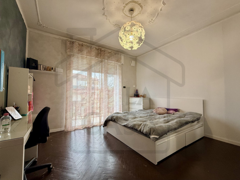 MONTEGROTTO TERME - Nel cuore di Montegrotto Terme, lungo il viale principale e in una posizione ...