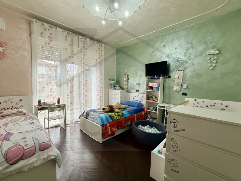 MONTEGROTTO TERME - Nel cuore di Montegrotto Terme, lungo il viale principale e in una posizione ...