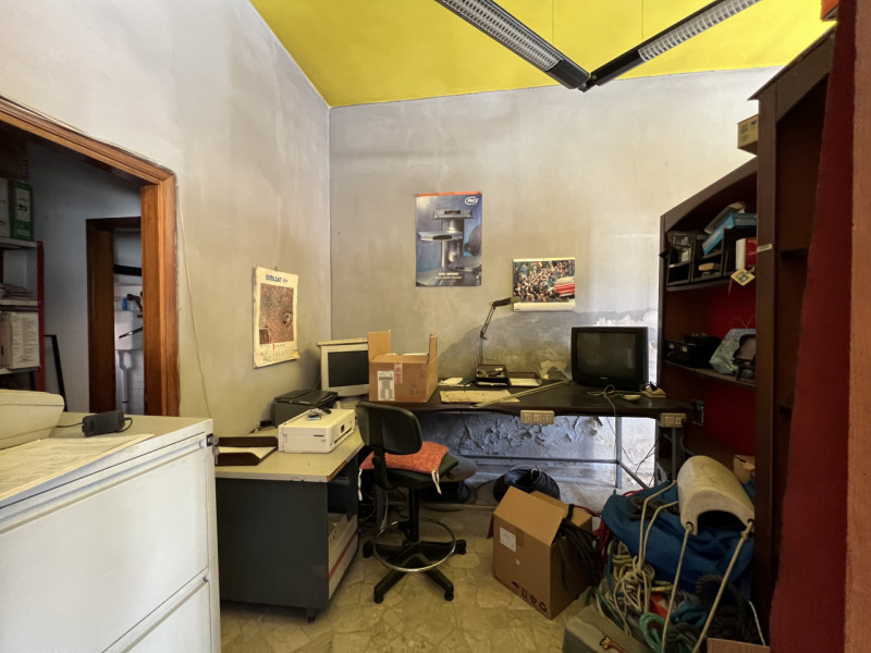 Siamo in pieno centro a Battaglia Terme, in una zona con massima visibilità!!
Ti invito a riflett...