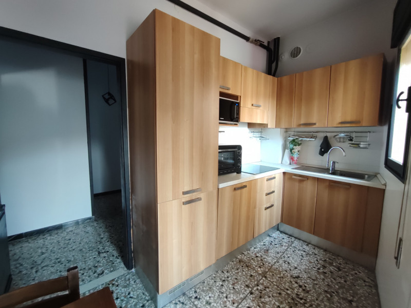 Brusegana - Oferujemy wynajęcie pokóju o powierzchni 9m2 idealny dla studentki. W domu można korz...