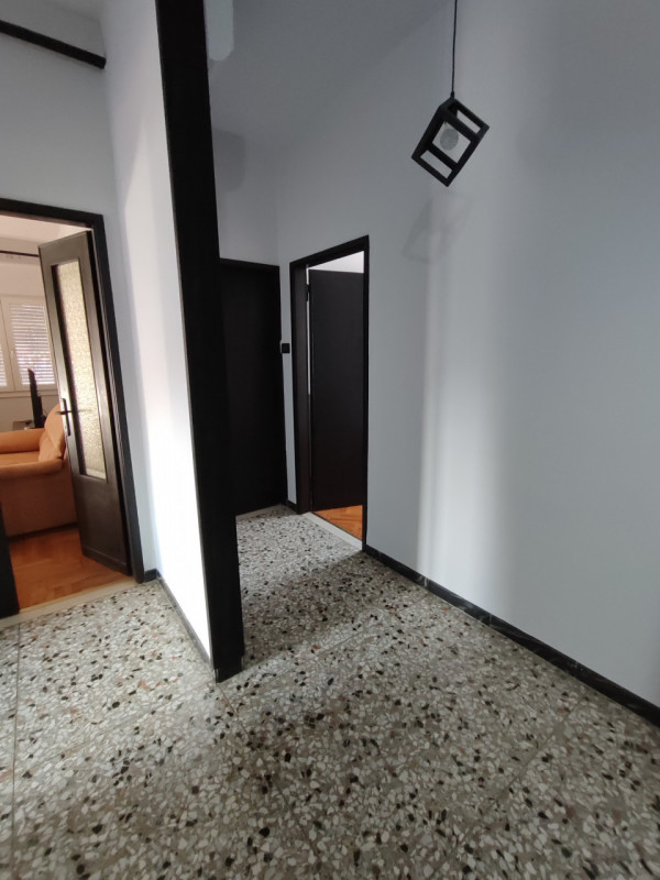 Brusegana - Oferujemy wynajęcie pokóju o powierzchni 9m2 idealny dla studentki. W domu można korz...