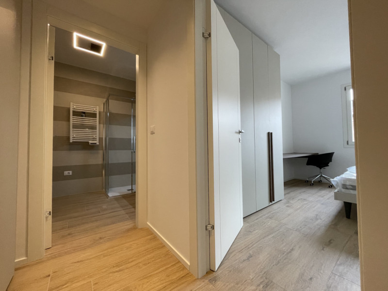 Proponiamo in affitto a Monselice, in centro storico, appartamento completamente ristrutturato a ...