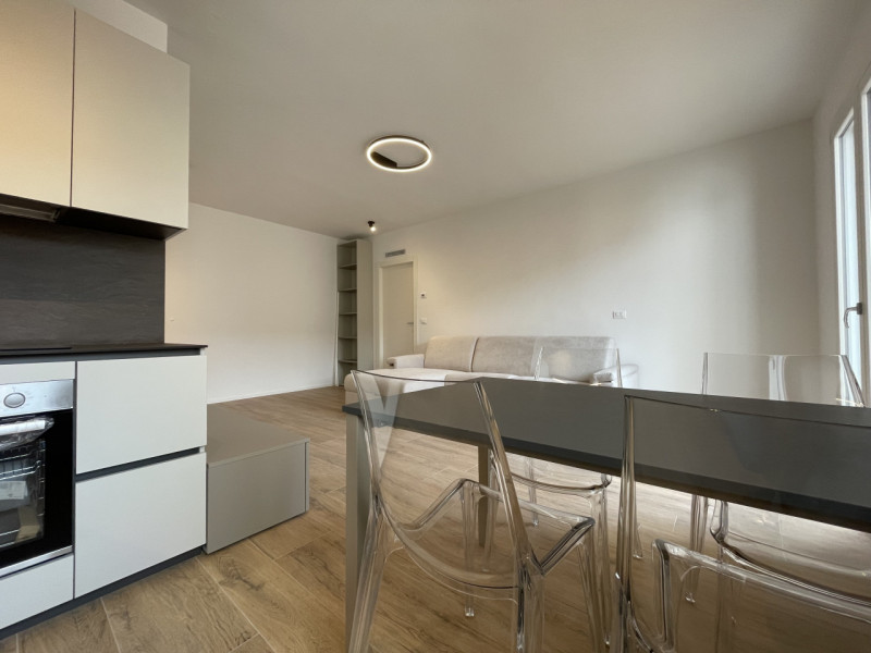 Proponiamo in affitto a Monselice, in centro storico, appartamento completamente ristrutturato a ...