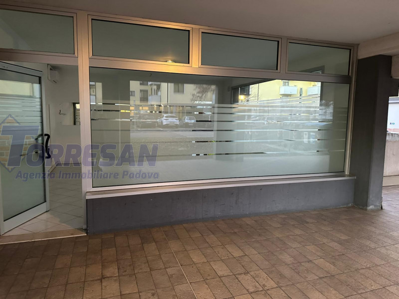 PADOVA, zona via Bembo 

Palazzina del 2002, ottimo contesto e ben curato, proponiamo in affitto ...