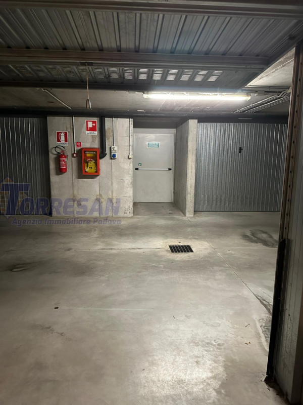 PADOVA, zona via Bembo 

Palazzina del 2002, ottimo contesto e ben curato, proponiamo in affitto ...