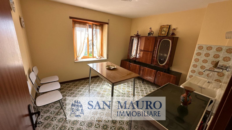 CRESPADORO: Situato nel borgo di Marana di Crespadoro nella cornice delle Prealpi Vicentine propo...