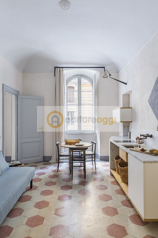 All'interno delle mura del Centro Storico di Bassano del Grappa, a pochi passi dal Ponte degli Al...