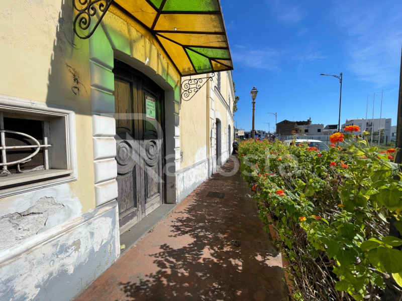 Salerno Affitto Negozio