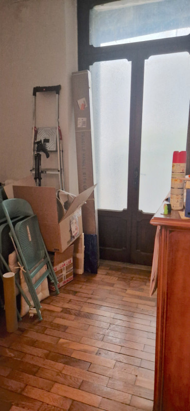 Attiguo al Pedrocchi, in uno stabile elegante, con ascensore, dell'inizio del '900 sono disponibi...