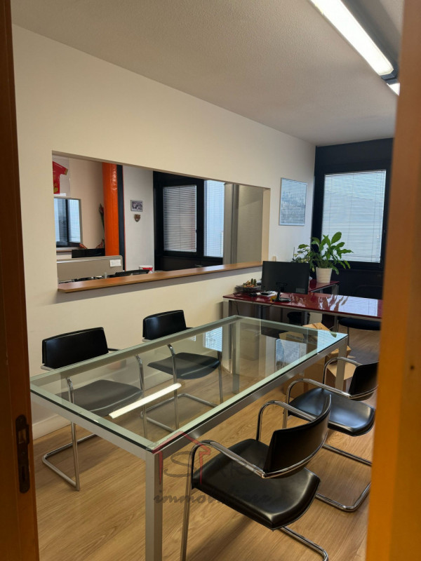 PADOVA EST: Affittasi luminoso ufficio di 140 mq situato nella zona esclusiva di Padova Uno, nel ...