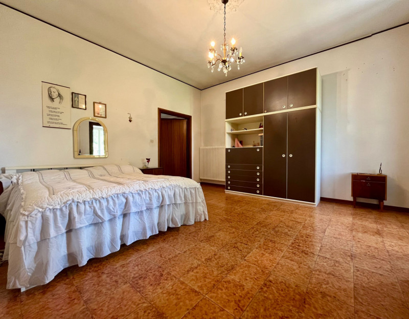 Questa casa di campagna a Campiglia dei Berici rappresenta veramente un'opportunità unica, sempre...