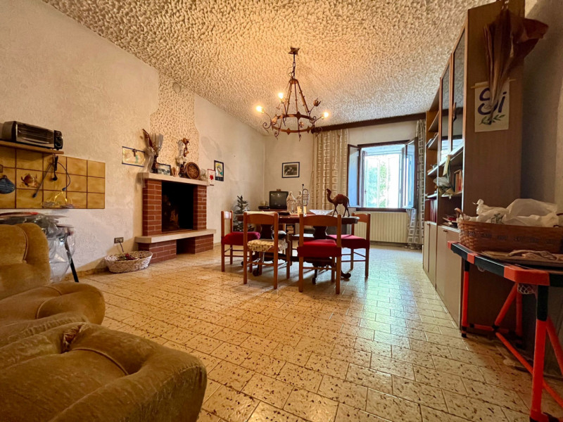 Questa casa di campagna a Campiglia dei Berici rappresenta veramente un'opportunità unica, sempre...