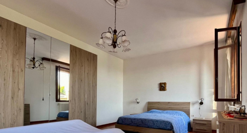 Questa casa di campagna a Campiglia dei Berici rappresenta veramente un'opportunità unica, sempre...