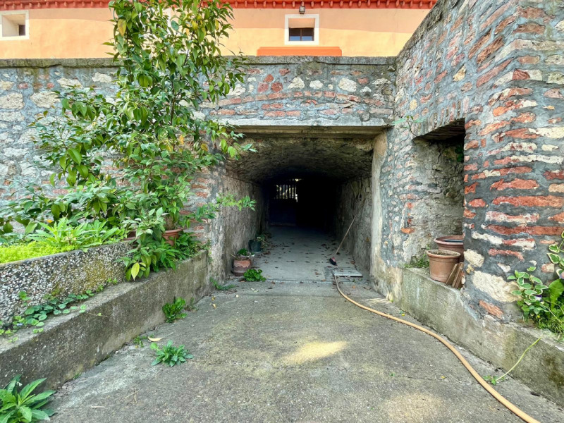 Questa casa di campagna a Campiglia dei Berici rappresenta veramente un'opportunità unica, sempre...