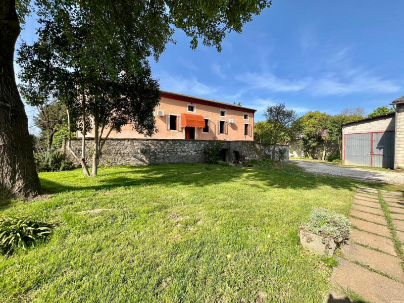 Questa casa di campagna a Campiglia dei Berici rappresenta veramente un'opportunità unica, sempre...