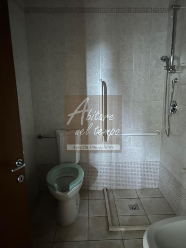 CITTADELLA (PD)

Proponiamo in vendita un negozio/laboratorio di circa 70mq sito in zona residenz...