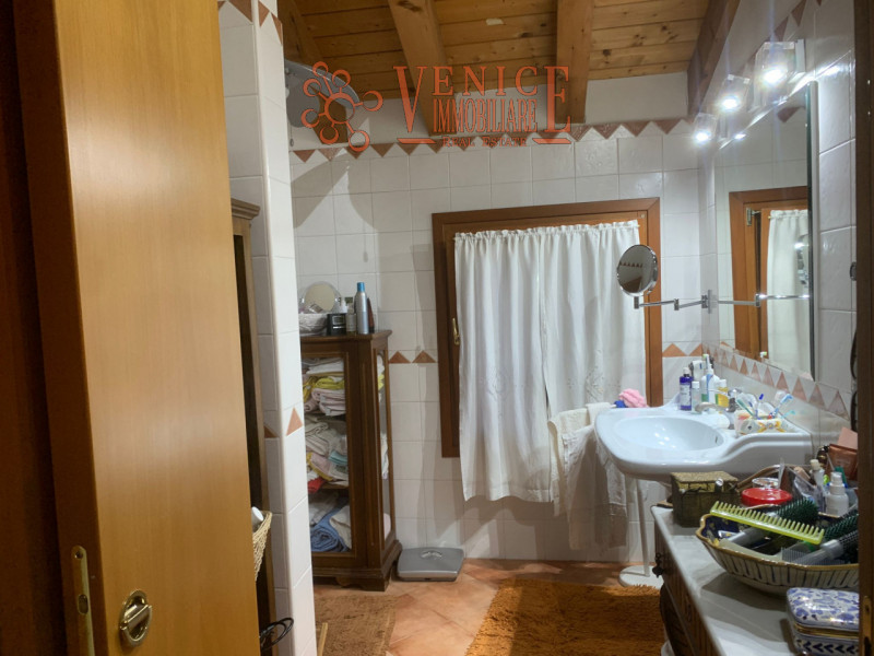 VENICE IMMOBILIARE – per informazioni e visite contattare esclusivamente VINCENZO al 376 203 4528...