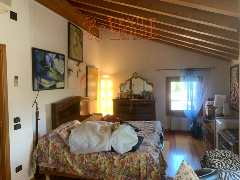 VENICE IMMOBILIARE – per informazioni e visite contattare esclusivamente VINCENZO al 376 203 4528...