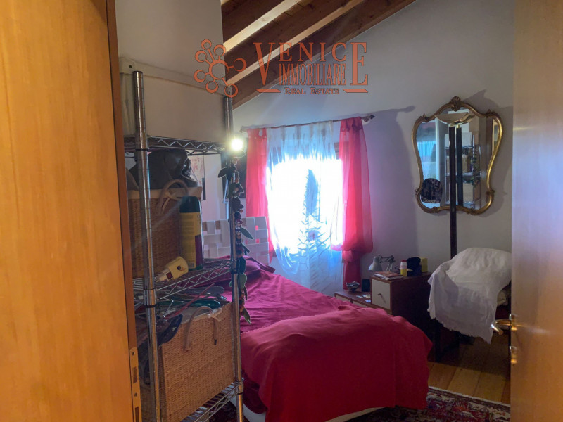 VENICE IMMOBILIARE – per informazioni e visite contattare esclusivamente VINCENZO al 376 203 4528...