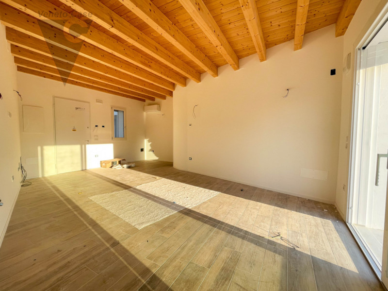 Poco distante dal centro di Piove di Sacco ma in posizione strategica per i principali servizi, p...