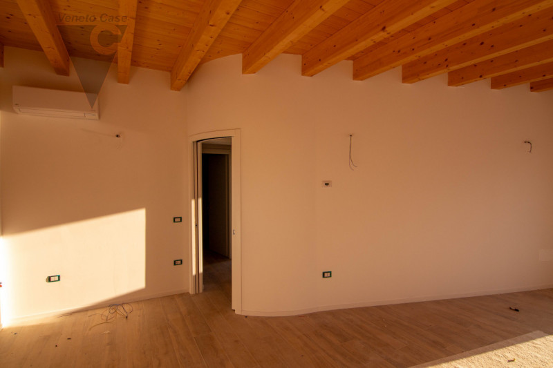 Poco distante dal centro di Piove di Sacco ma in posizione strategica per i principali servizi, p...