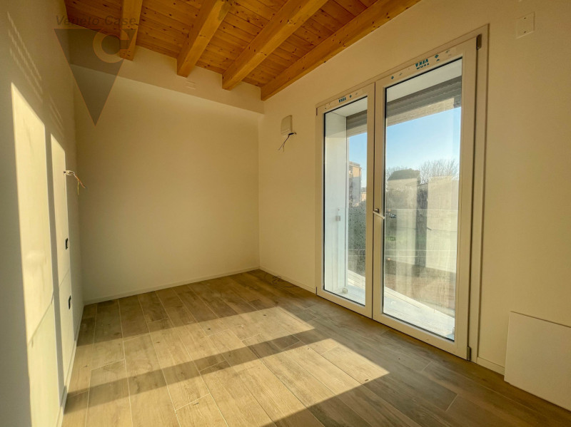 Poco distante dal centro di Piove di Sacco ma in posizione strategica per i principali servizi, p...