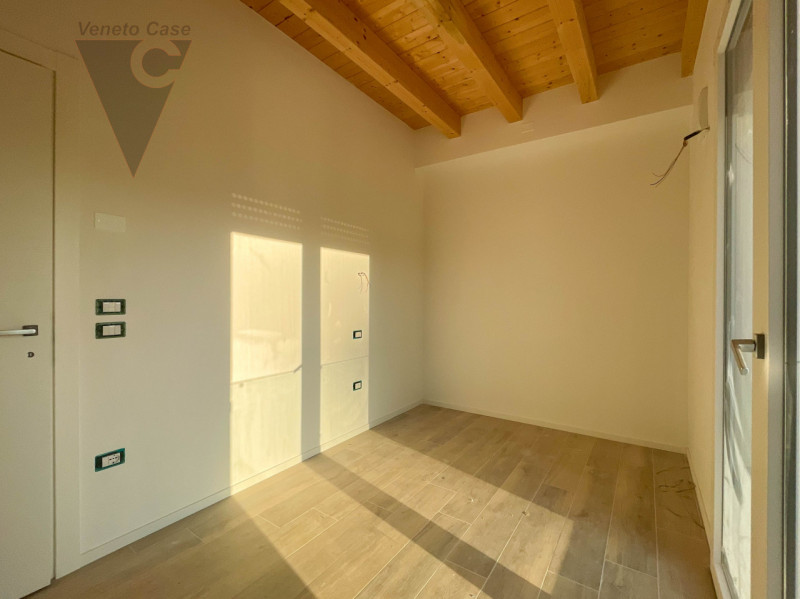 Poco distante dal centro di Piove di Sacco ma in posizione strategica per i principali servizi, p...