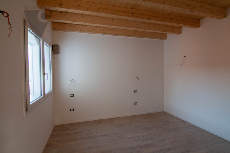 Poco distante dal centro di Piove di Sacco ma in posizione strategica per i principali servizi, p...