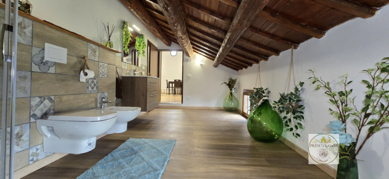 Rif. S383 - Proponiamo in vendita rustico singolo parzialmente ristrutturato in posizione apparta...