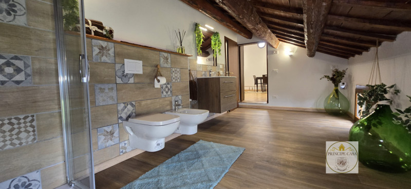 Rif. S383 - Proponiamo in vendita rustico singolo parzialmente ristrutturato in posizione apparta...