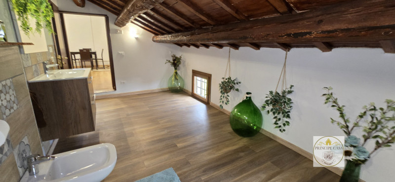 Rif. S383 - Proponiamo in vendita rustico singolo parzialmente ristrutturato in posizione apparta...