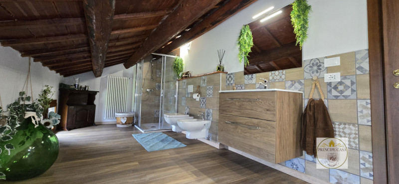 Rif. S383 - Proponiamo in vendita rustico singolo parzialmente ristrutturato in posizione apparta...