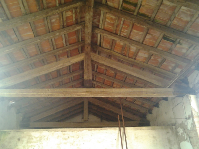 Spazioso fabbricato attualmente ad uso magazzino, da ristrutturare, in vendita a Santa Giustina I...