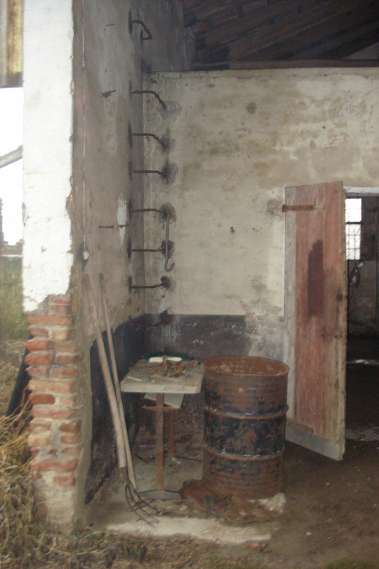 Spazioso fabbricato attualmente ad uso magazzino, da ristrutturare, in vendita a Santa Giustina I...