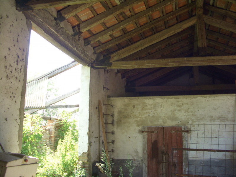 Spazioso fabbricato attualmente ad uso magazzino, da ristrutturare, in vendita a Santa Giustina I...