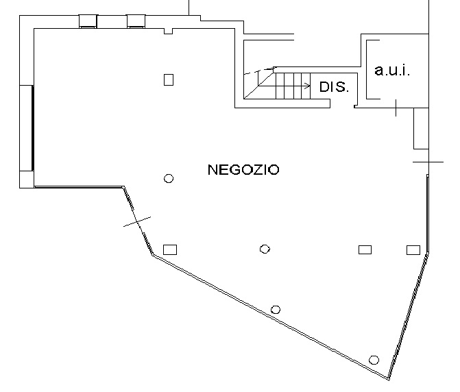 A Visnadello di Spresiano (TV), lingo strada di forte passaggio, proponiamo in affitto negozio di...