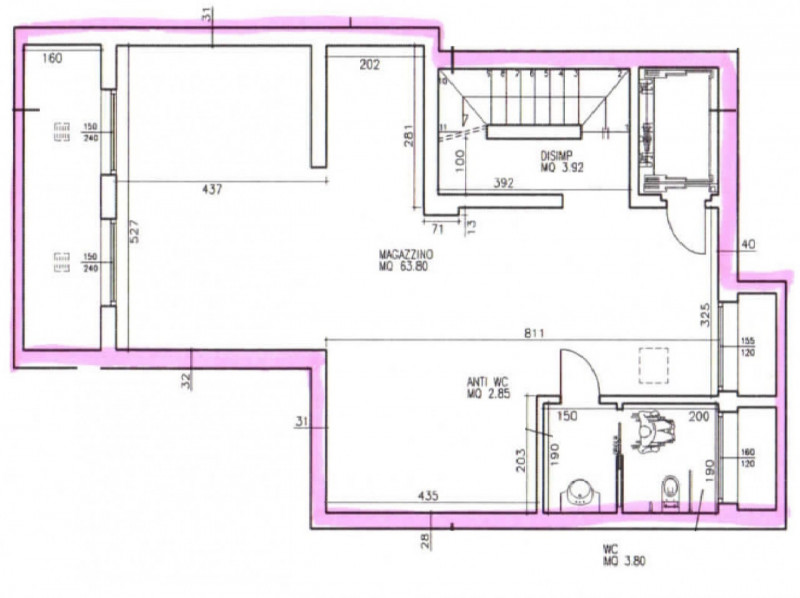 A Visnadello di Spresiano (TV), lingo strada di forte passaggio, proponiamo in affitto negozio di...