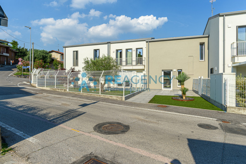 SOVIZZO  - Centro paese

Siete una coppia o una famiglia di 4 persone volete essere comodi al cen...