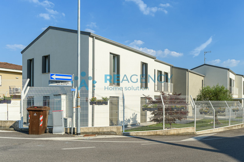 SOVIZZO  - Centro paese

Siete una coppia o una famiglia di 4 persone volete essere comodi al cen...