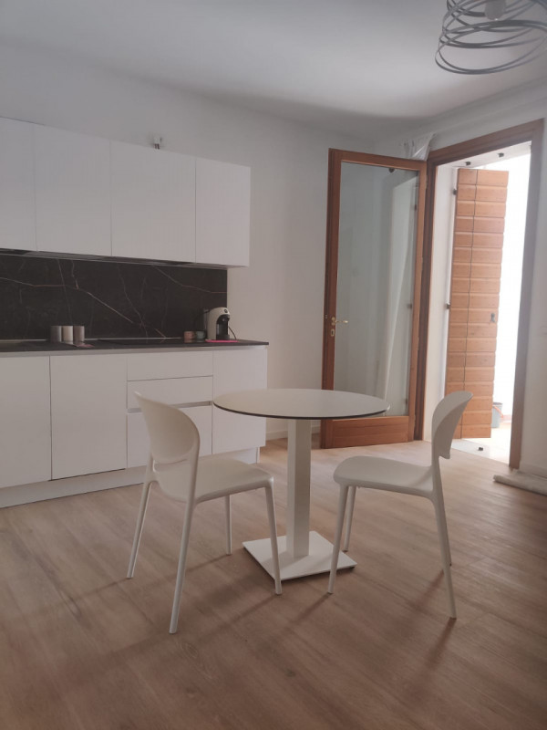 Appartamentino affitto turistico in Viale Delle Terme di Abano Terme.
Affittasi per brevi periodi...