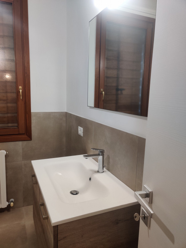 Appartamentino affitto turistico in Viale Delle Terme di Abano Terme.
Affittasi per brevi periodi...