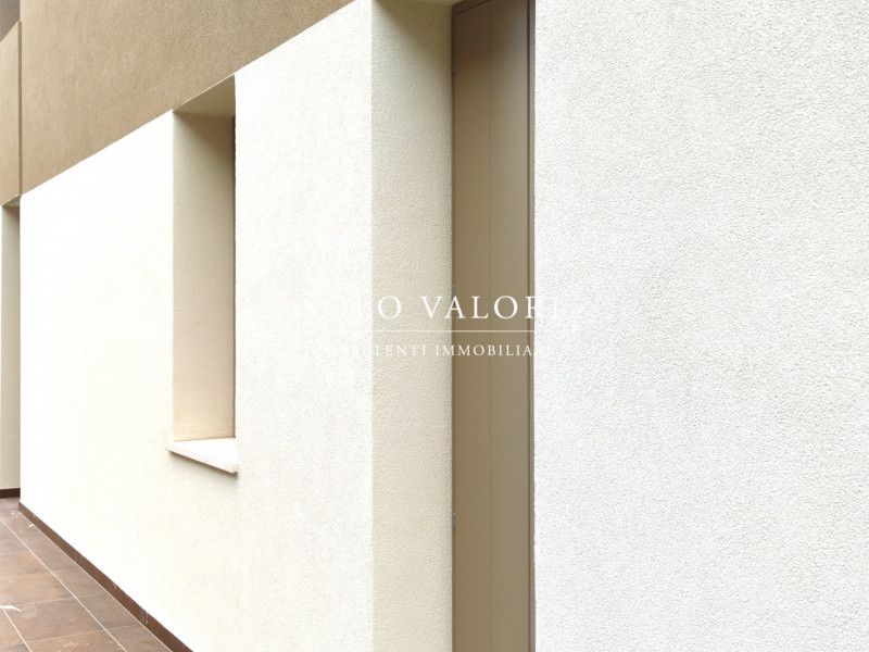 Rif. A760 (per info 338 9387816 Matteo)

Appartamento al piano secondo con terrazzo  e tre camere...