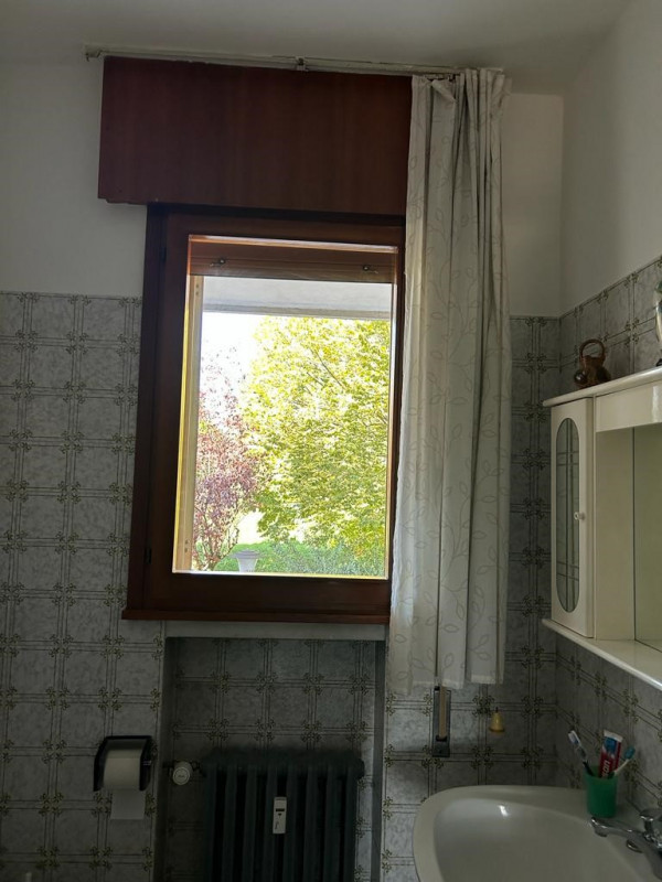 Guizza: all'inizio del quartiere Guizza, In ottimo condominio, a due passi da tram e tutti i serv...