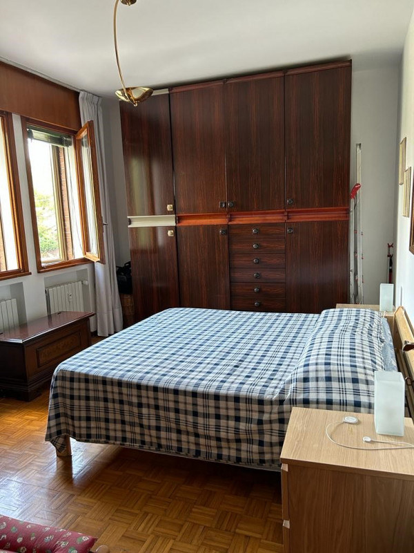 Guizza: all'inizio del quartiere Guizza, In ottimo condominio, a due passi da tram e tutti i serv...