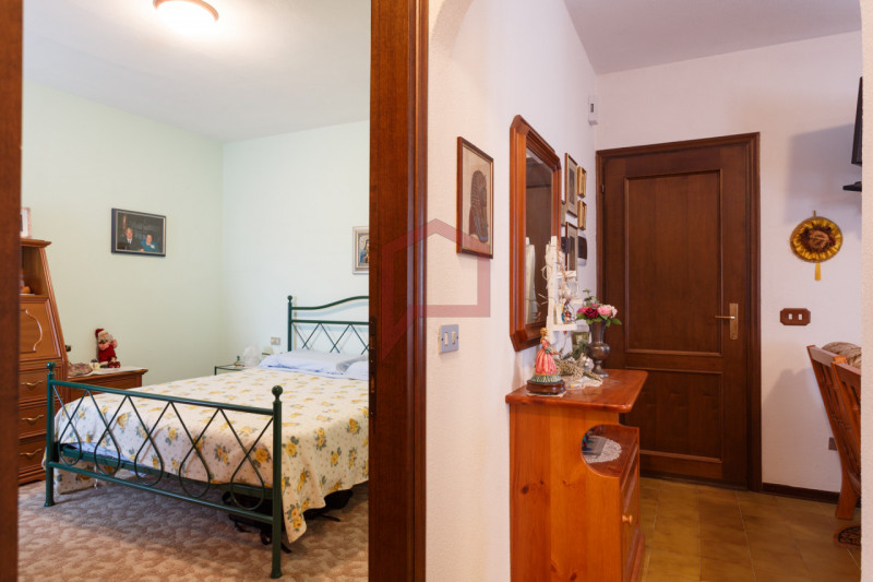 Enego: a due passi dal centro del paese, in tranquillo contesto residenziale di 9 unità, proponia...